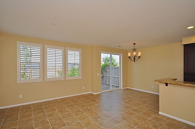 Building Photo - Stunning 3 Bedroom Condo in San Marcos wit...