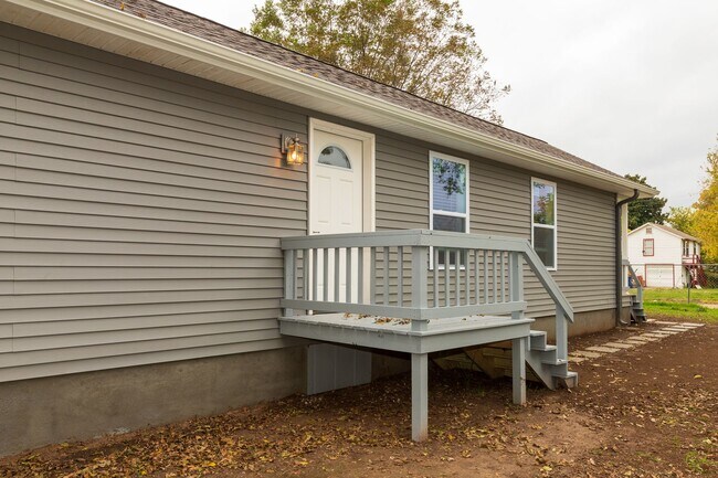 Building Photo - Charming 3-Bedroom Home with Spacious Yard in North Tulsa