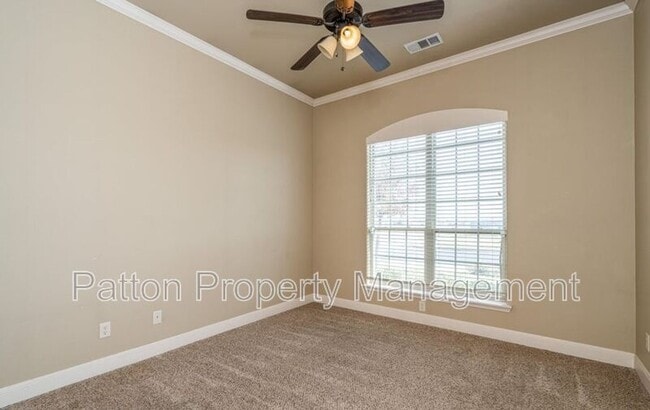 Building Photo - 7900 Shreveport Dr