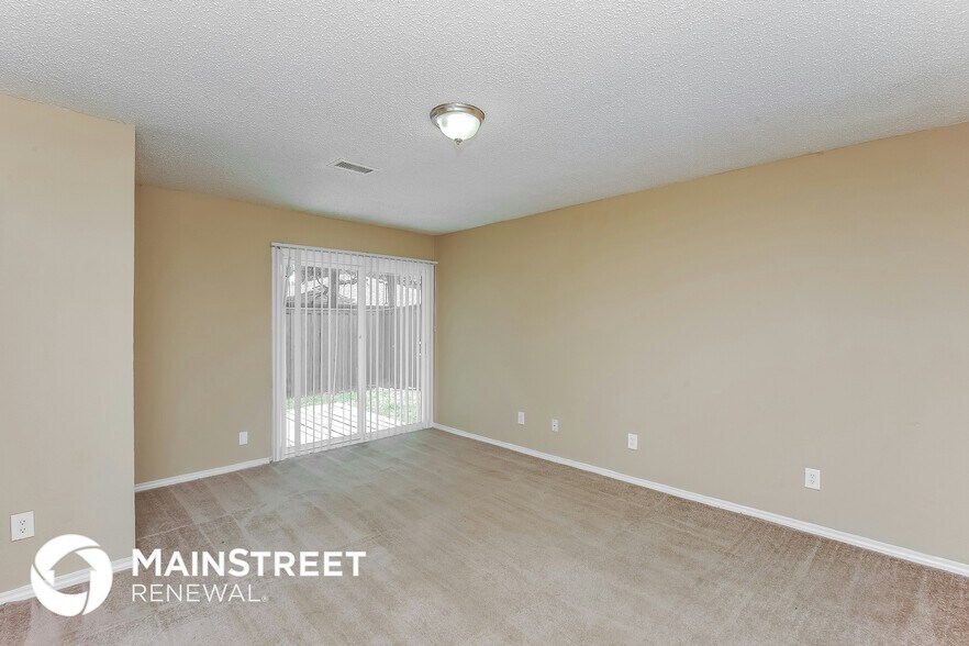 Building Photo - 1207 Cardinal Oaks Dr