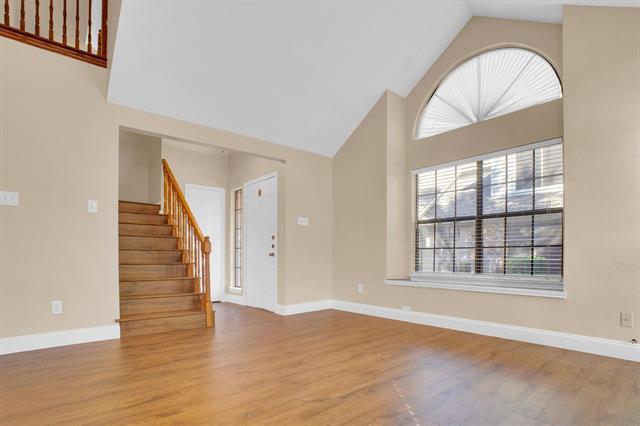 Building Photo - 449 Harris St