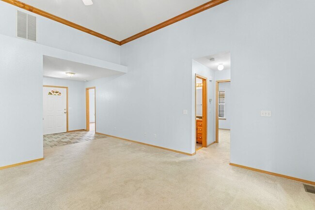 Building Photo - 3 Bedroom, 2 Bathroom Home in Republic Sch...