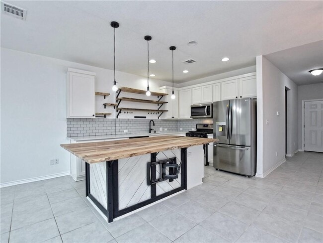Building Photo - 1756 Yaupon Grove Ln