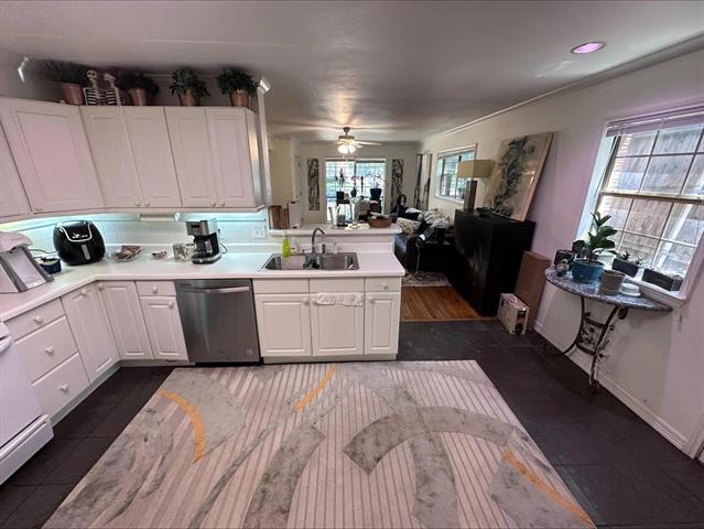 Building Photo - 4222 Newton Ave