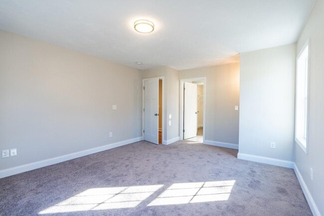 Building Photo - 100 Brentwood Ave