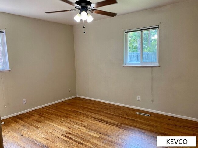 Building Photo - Wide Ranch Home in Campus West Near Foothills