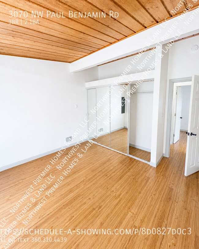 Building Photo - 3070 NW Paul Benjamin Rd