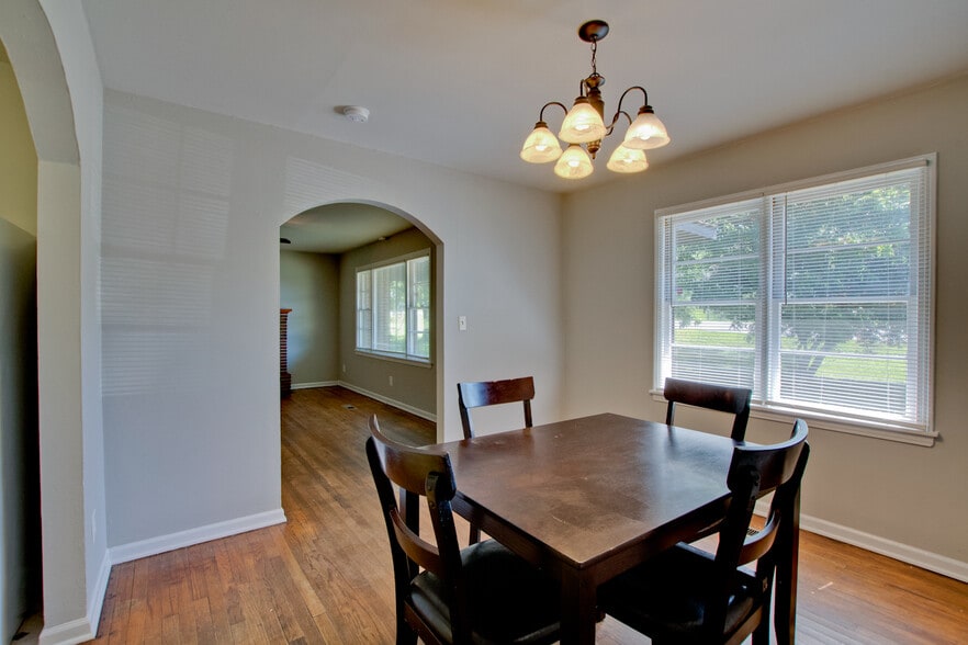 Formal Dining Room - 705 Jordan Ln NW