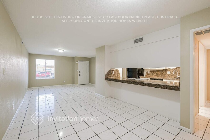 Building Photo - 7007 W Vernon Ave