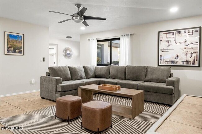 Building Photo - 6547 E Voltaire Ave