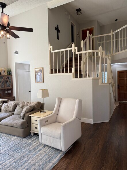 Building Photo - 9234 Fishers Hill Dr