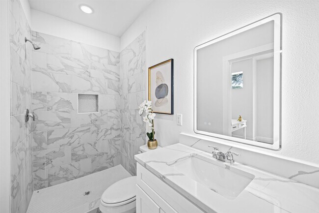 Building Photo - 6721 St Augustine St