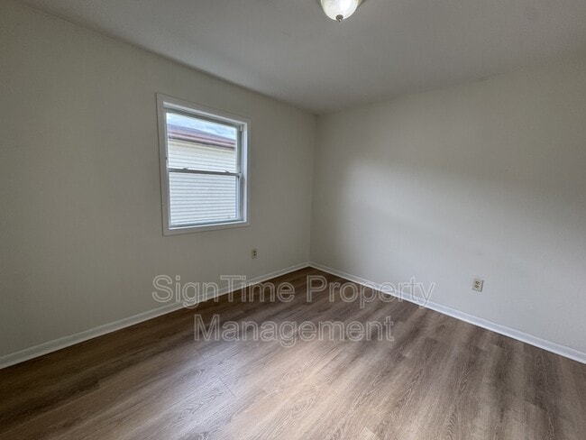 Building Photo - 227 Wakefield Rd