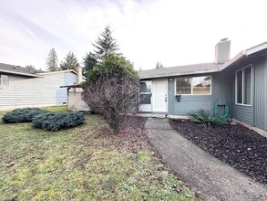 Building Photo - 39910 McCormick Dr
