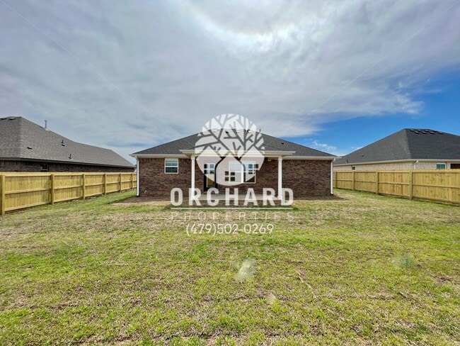 Building Photo - Tontitown- Single-Family Home- Desirable Huntley Plan