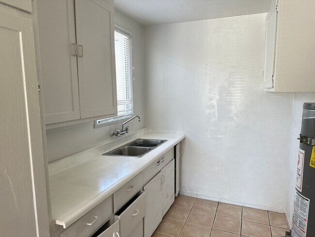 Building Photo - 7108