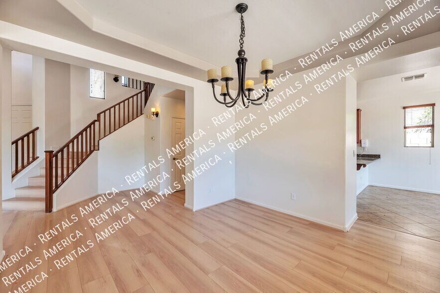 Building Photo - 5433 W Redbird Rd