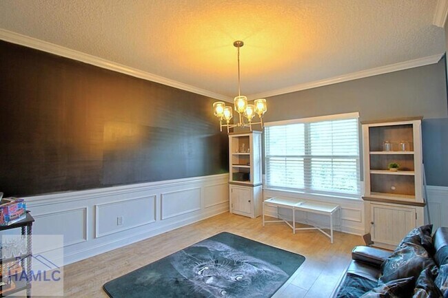 Building Photo - 432 Fairview Cir