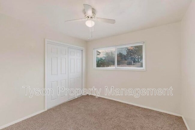 Building Photo - 3503 Montclaire Dr NE