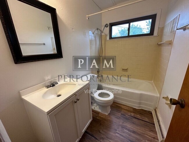 Building Photo - 2155 S 102nd St