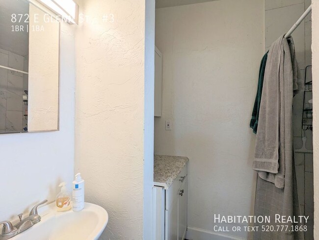 Building Photo - 872 E Glenn St