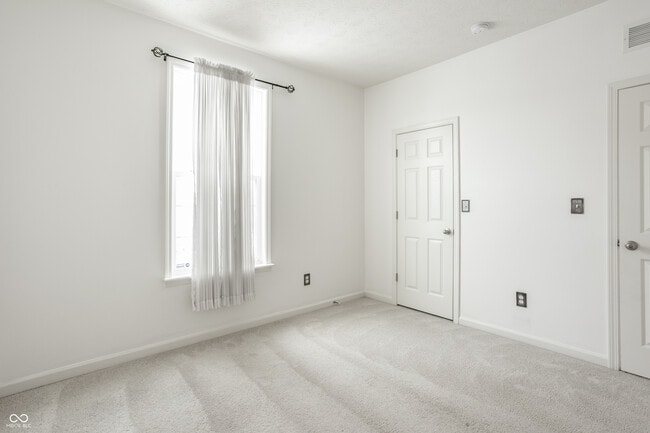 Building Photo - 3394 Roundlake Lane