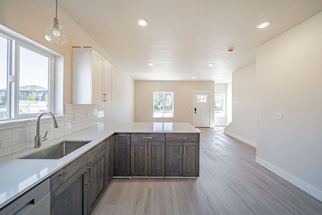 Building Photo - Teton River Townhomes