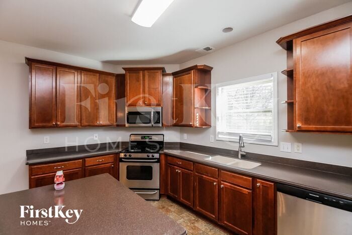 Building Photo - 1030 Cureton Dr
