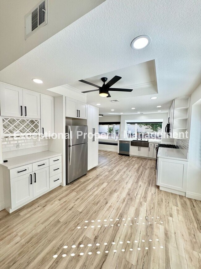 Building Photo - Ready to move in 3 bed 2 bath single story home