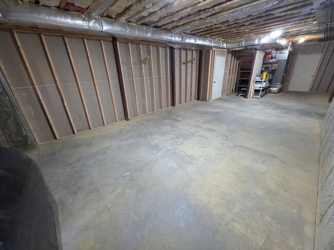 Building Photo - Luxurious 3-Bedroom Home in Poughquag, NY