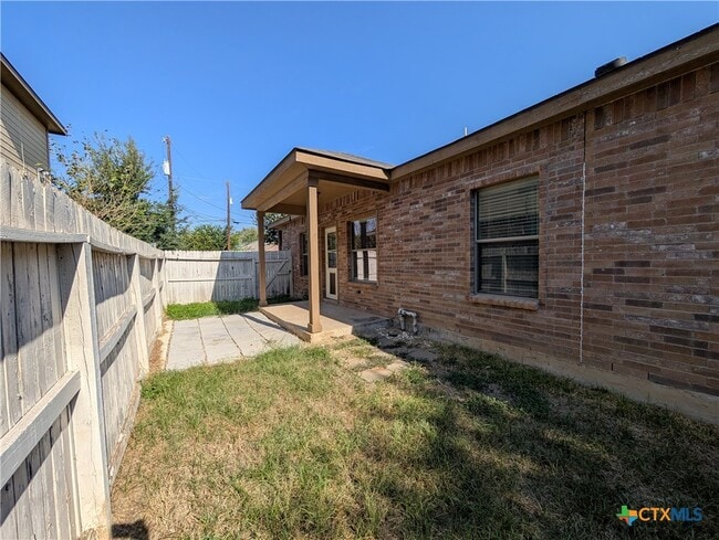 Building Photo - 208 Anne Louise Dr