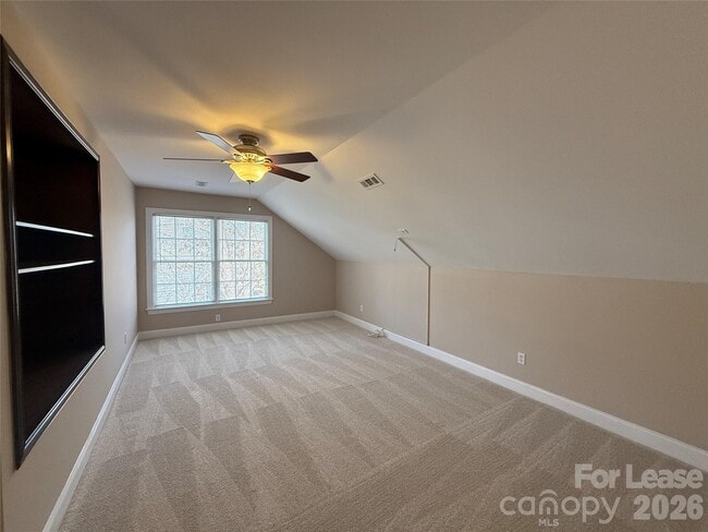 Building Photo - 3993 Lake Shore Rd S