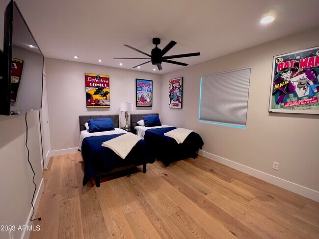 Building Photo - 3318 E Onyx Ave