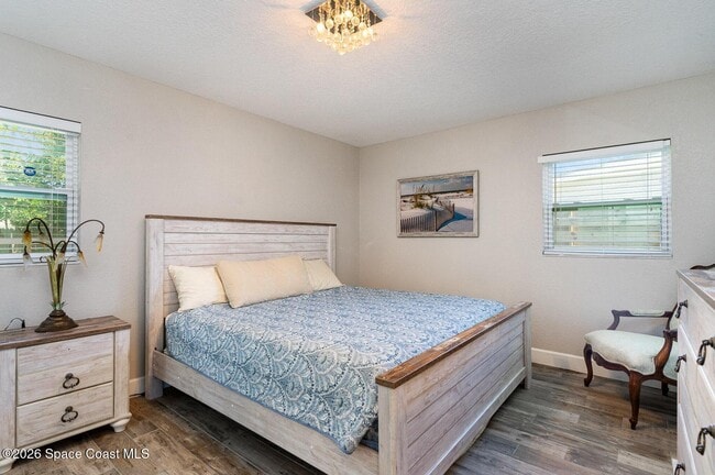 Building Photo - 1052 Pine Tree Dr
