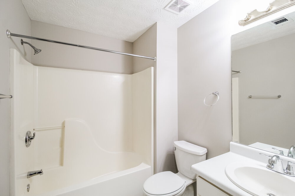 Building Photo - 215 Woodland Ridge Cir