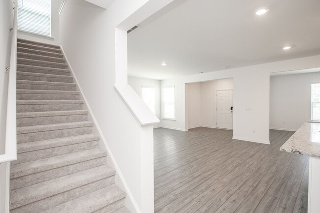 Building Photo - 101 Goshawk St