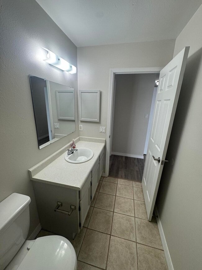 Building Photo - 4765 Limestone Dr NE