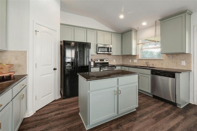 Building Photo - 1115 Petroglyph Trail