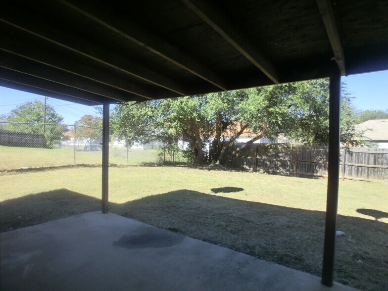 Building Photo - 302 Sorrell Dr
