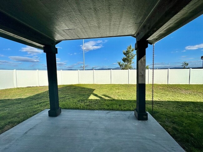 Building Photo - Modern 4 bedroom 2 bathroom home for rent ...
