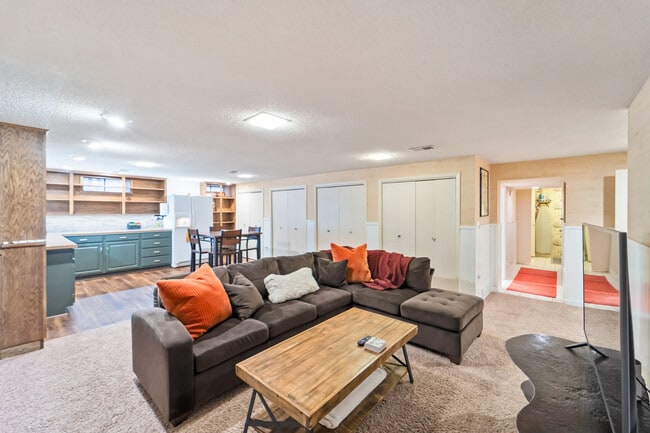 Building Photo - 6601 Lincoln Ave