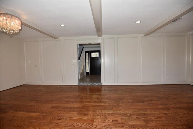 Building Photo - 102 S Timber Top Dr