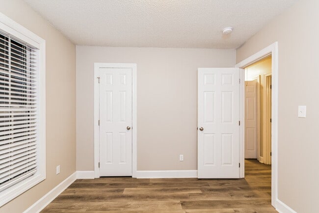 Building Photo - 814 Delray Ln