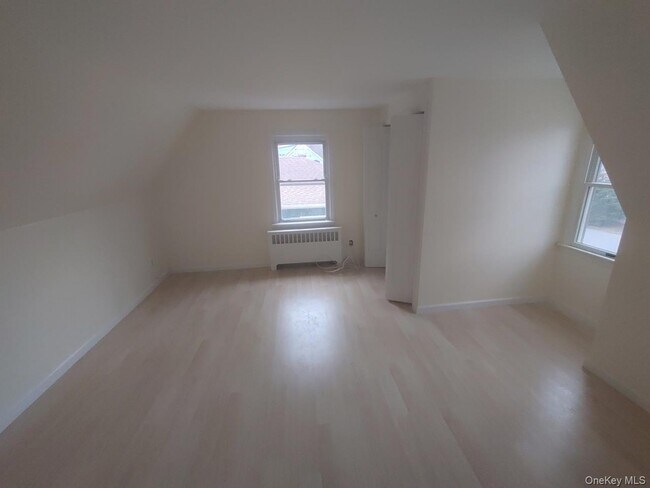 Building Photo - 15 Ketcham Pl