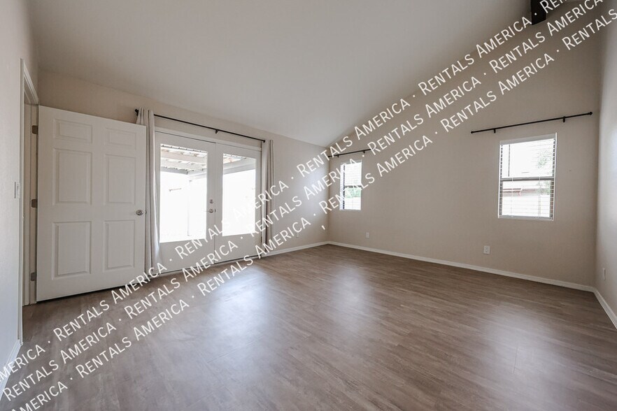 Building Photo - 1716 E Redfield Rd