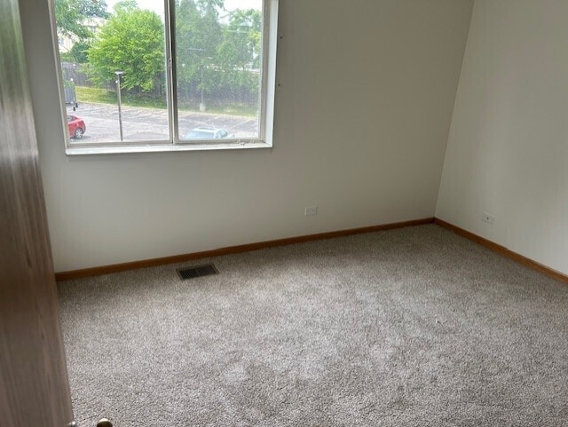 Building Photo - 727 Elm Ln