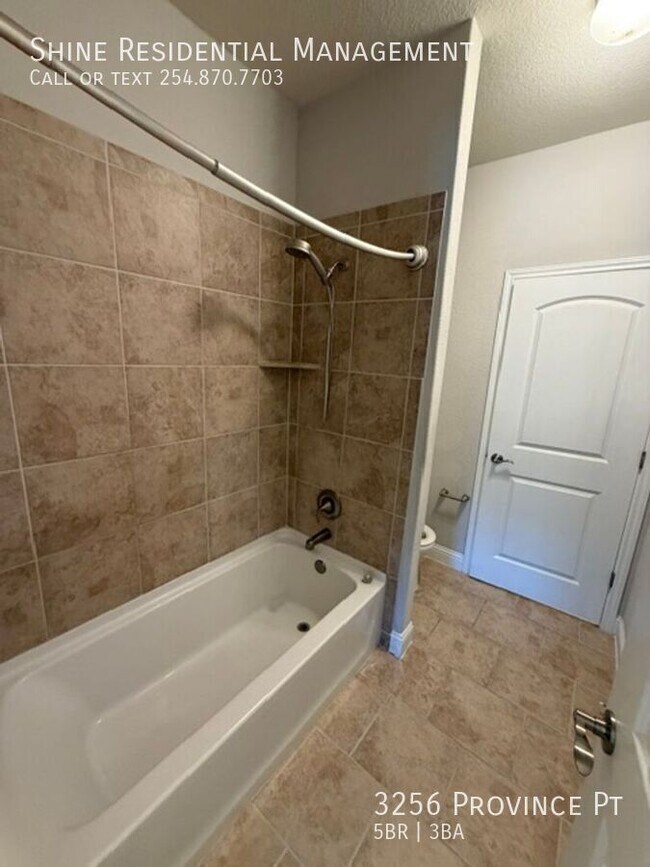 Building Photo - 3256 Province Pt