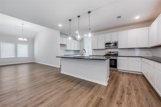 Building Photo - 4013 Bluestem Blvd