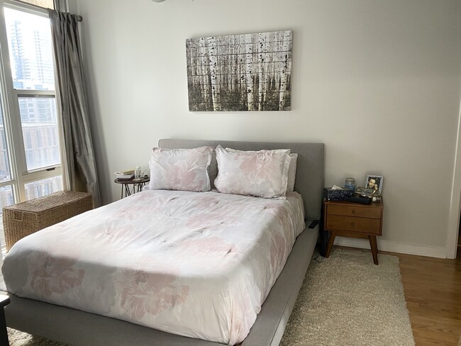 Building Photo - 901 W Madison St