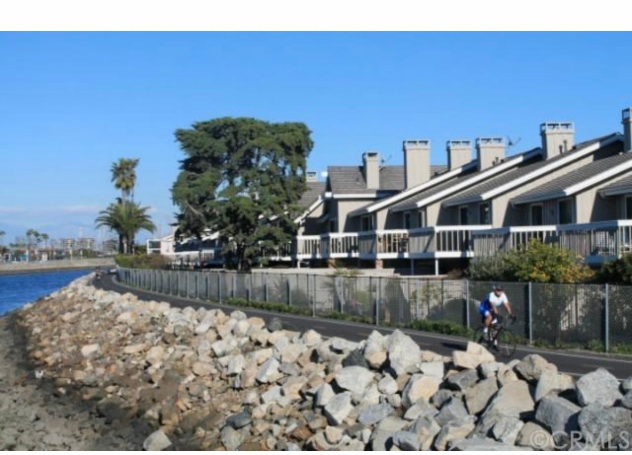 Building Photo - 340 Spinnaker Way